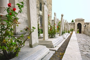 Junto a la Mezquita de Solimán se encuentra el cementerio.